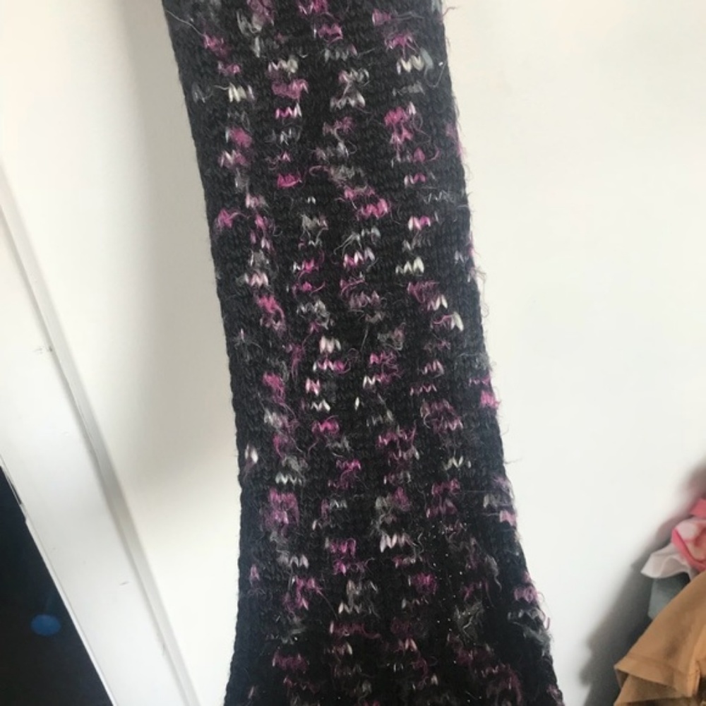 SALE: 5/25$ Knit Scarf // Black Purple Gray White